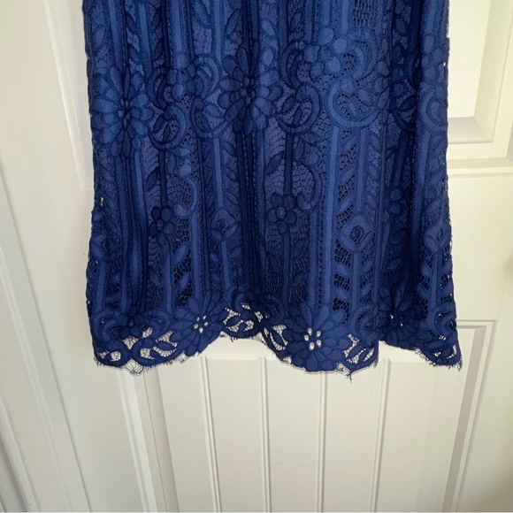 Speechless, navy blue lace shift mini dress 
Juniors medium - Picture 5 of 6
